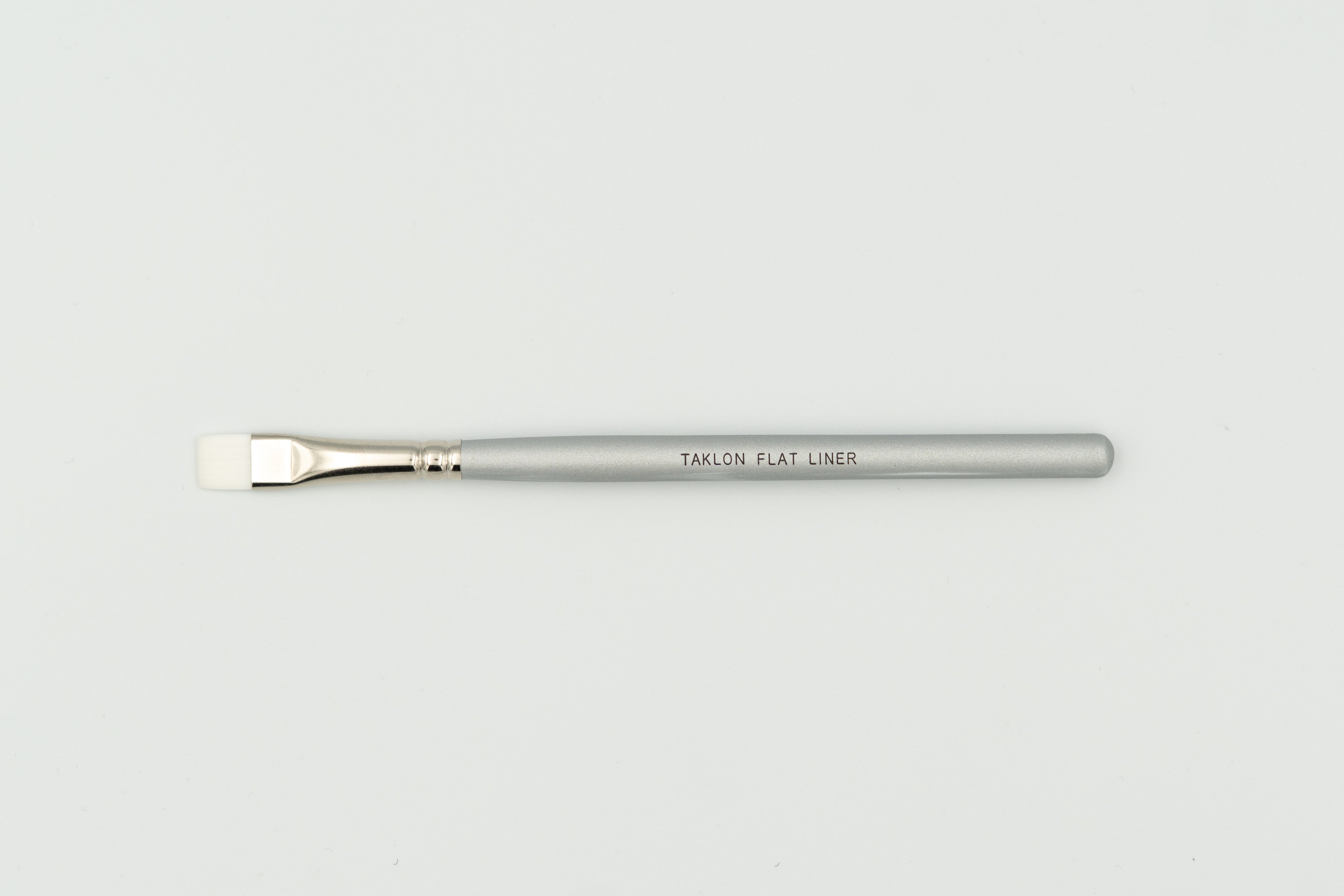 Flat Eyelid Primer Brush